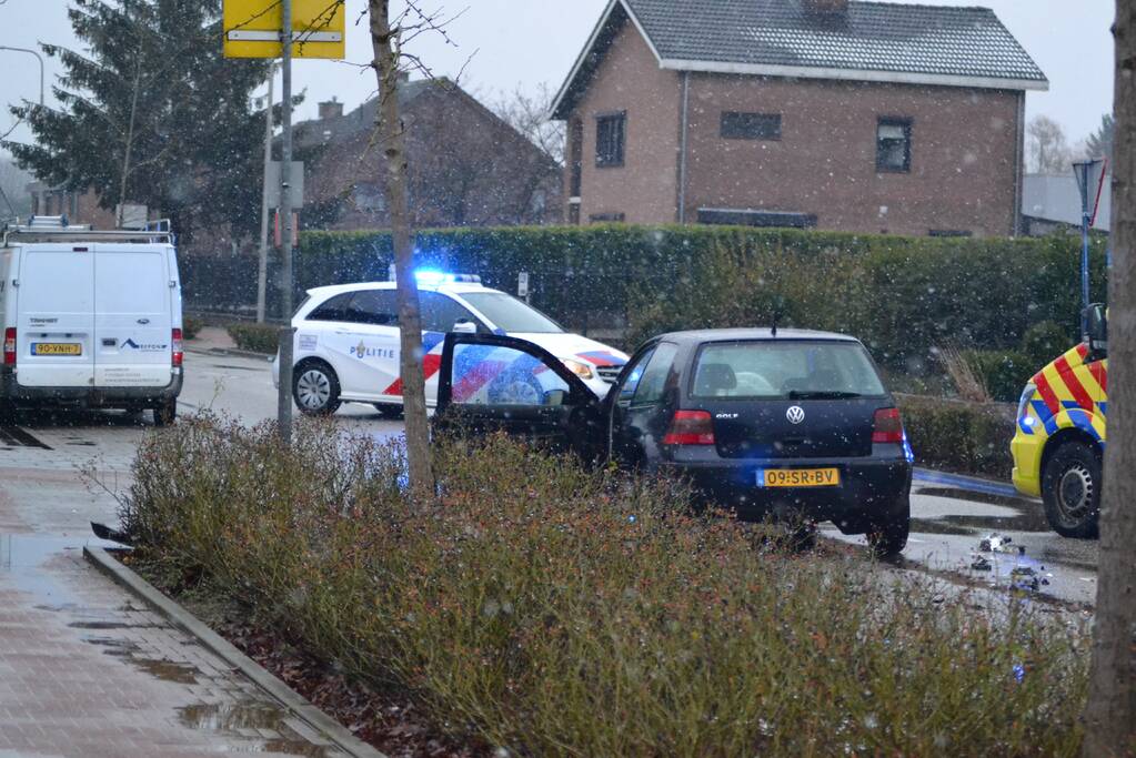 Veel schade bij ongeval met personenauto's