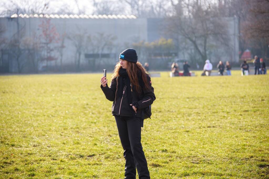 Grote politiemacht tijdens koffiedrinken' op Zwitsal Terrein