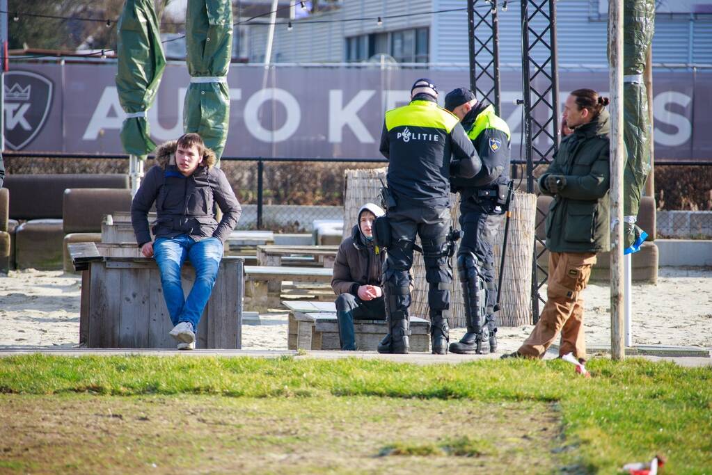 Grote politiemacht tijdens koffiedrinken' op Zwitsal Terrein