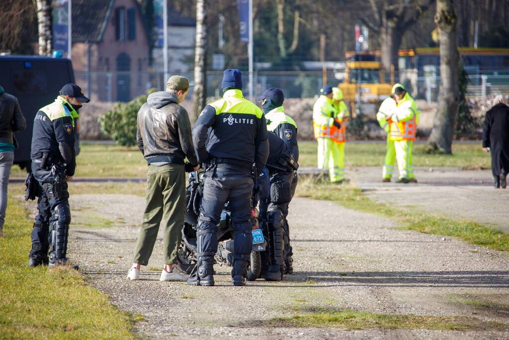 Grote politiemacht tijdens koffiedrinken' op Zwitsal Terrein