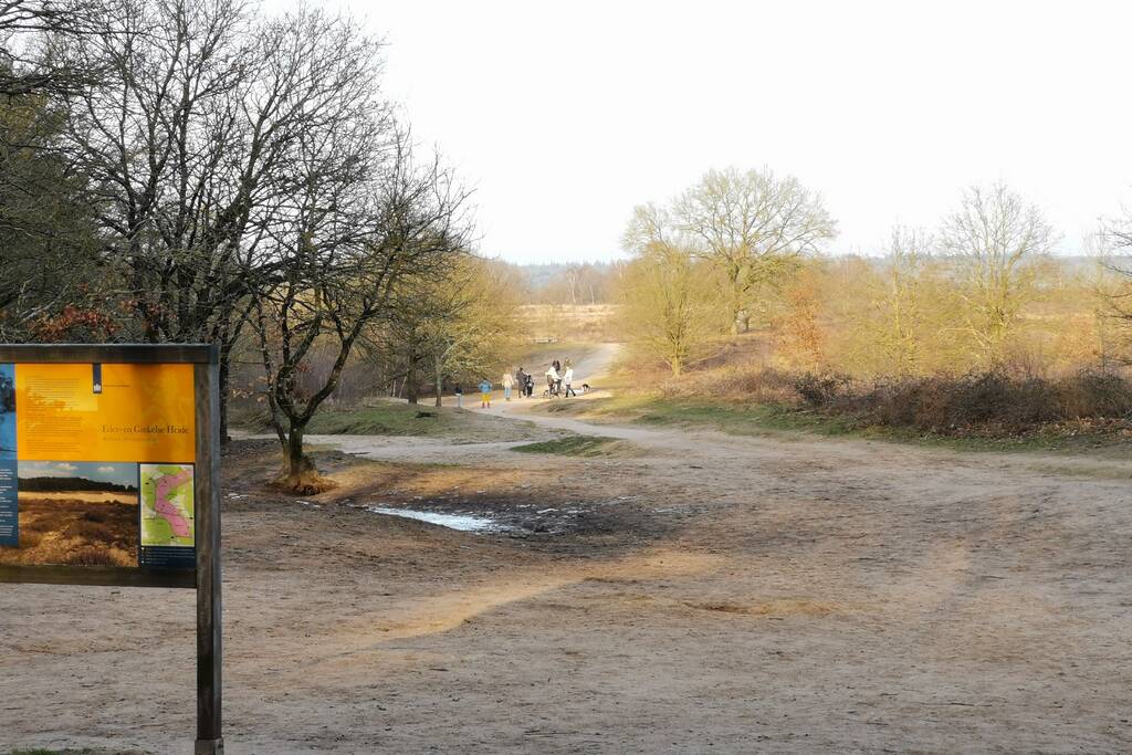 Parkeerplaatsen natuurgebieden vol
