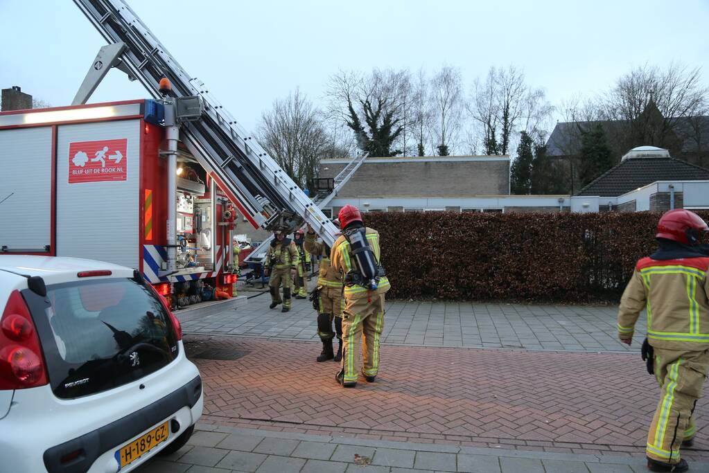 Explosie op dak van school