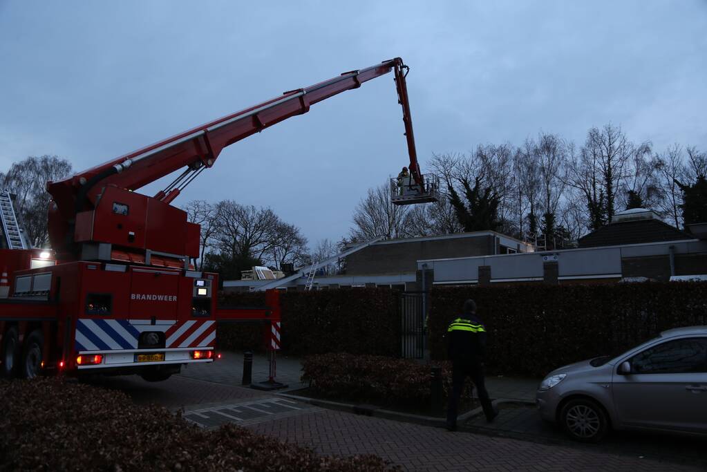 Explosie op dak van school