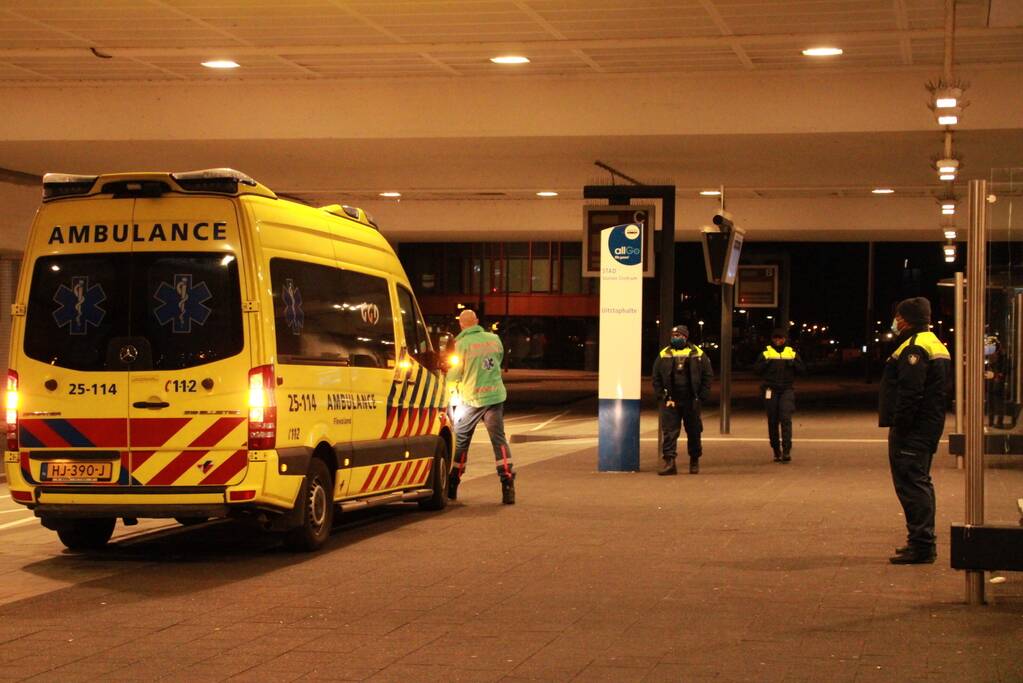 Dronken persoon valt op station