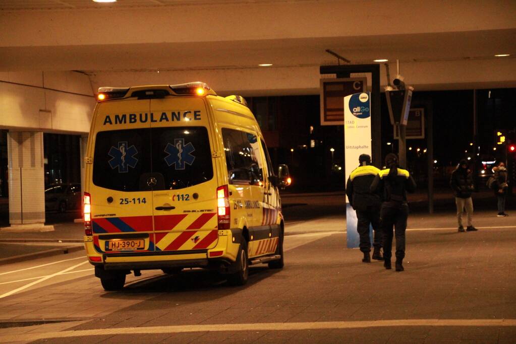 Dronken persoon valt op station