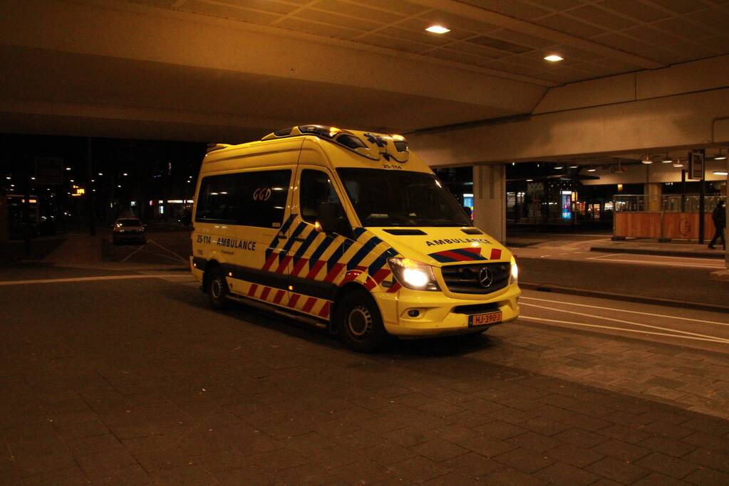 Dronken persoon valt op station