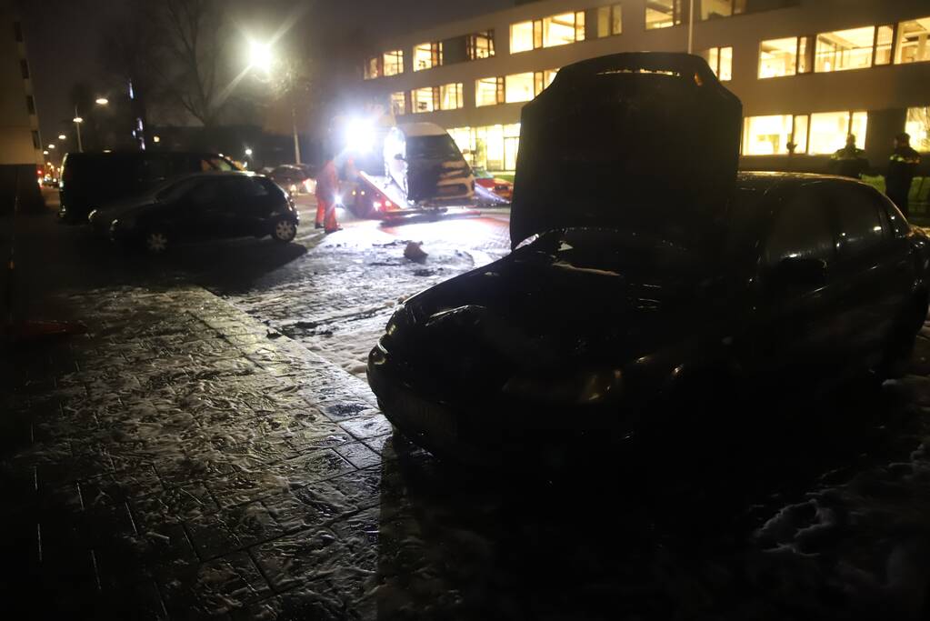 Wederom auto volledig uitgebrand