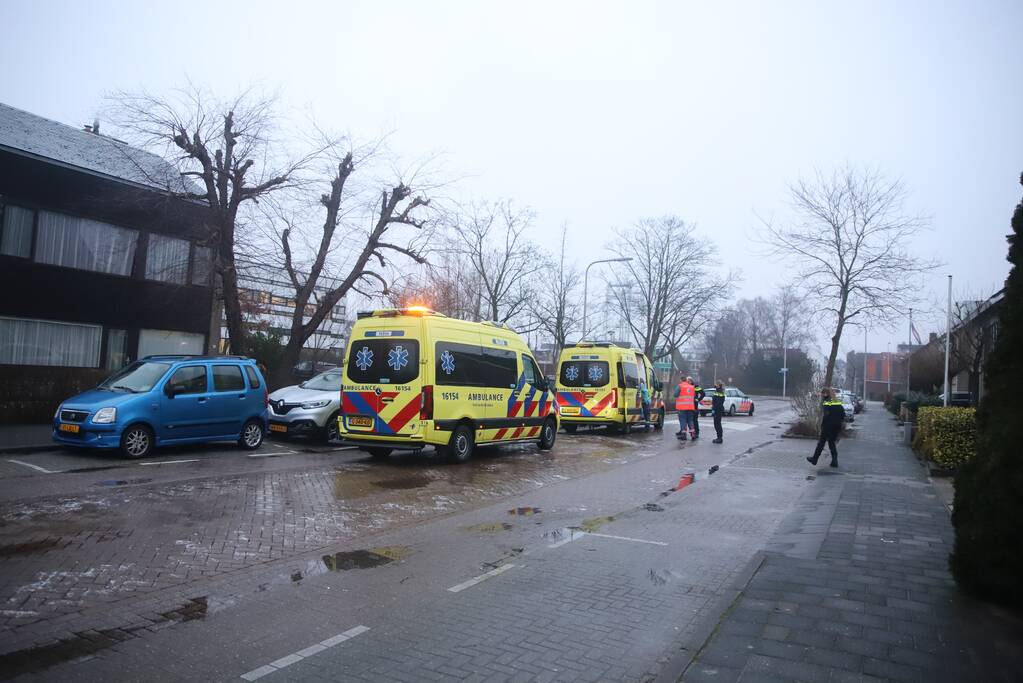 Fietser zwaargewond na val door gladheid