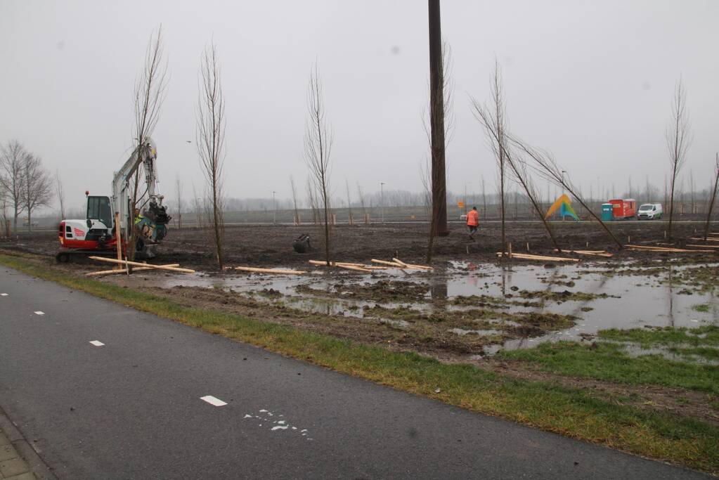 Waterleiding geraakt bij graafwerkzaamheden