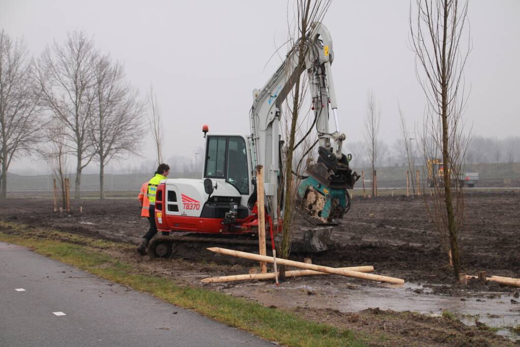 Waterleiding geraakt bij graafwerkzaamheden