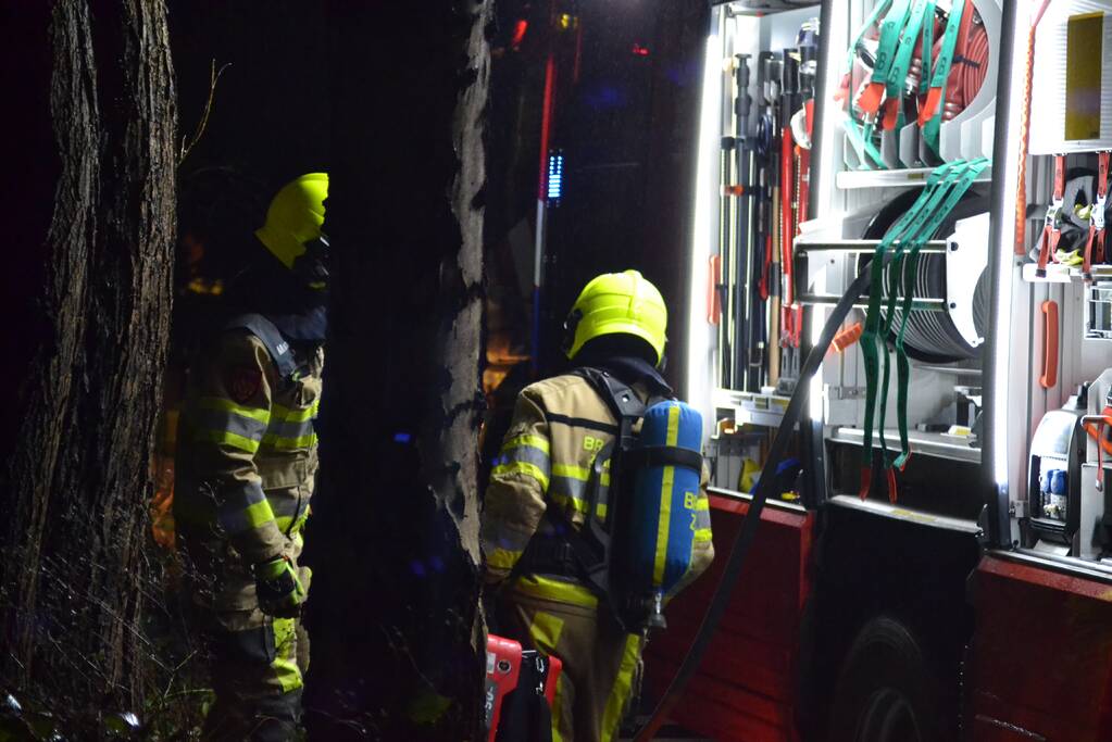 Brand in schuur met hooi