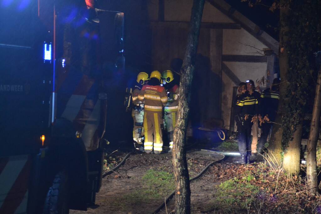 Brand in schuur met hooi