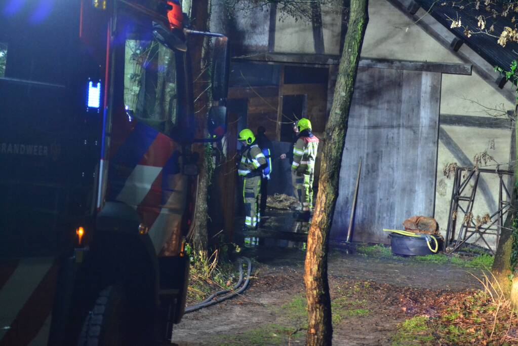 Brand in schuur met hooi
