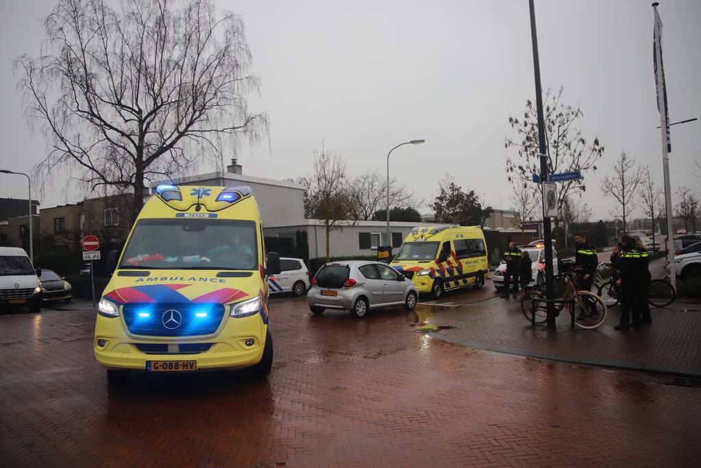 Overstekende fietsster gewond bij botsing met auto