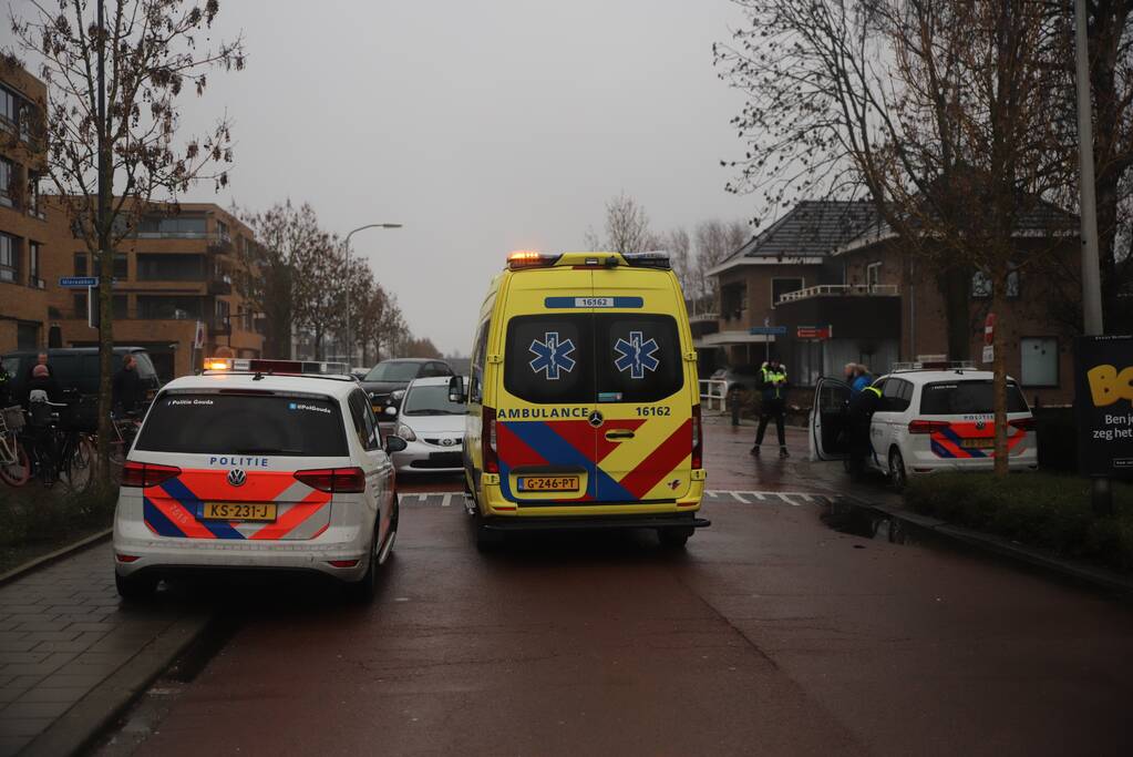 Overstekende fietsster gewond bij botsing met auto