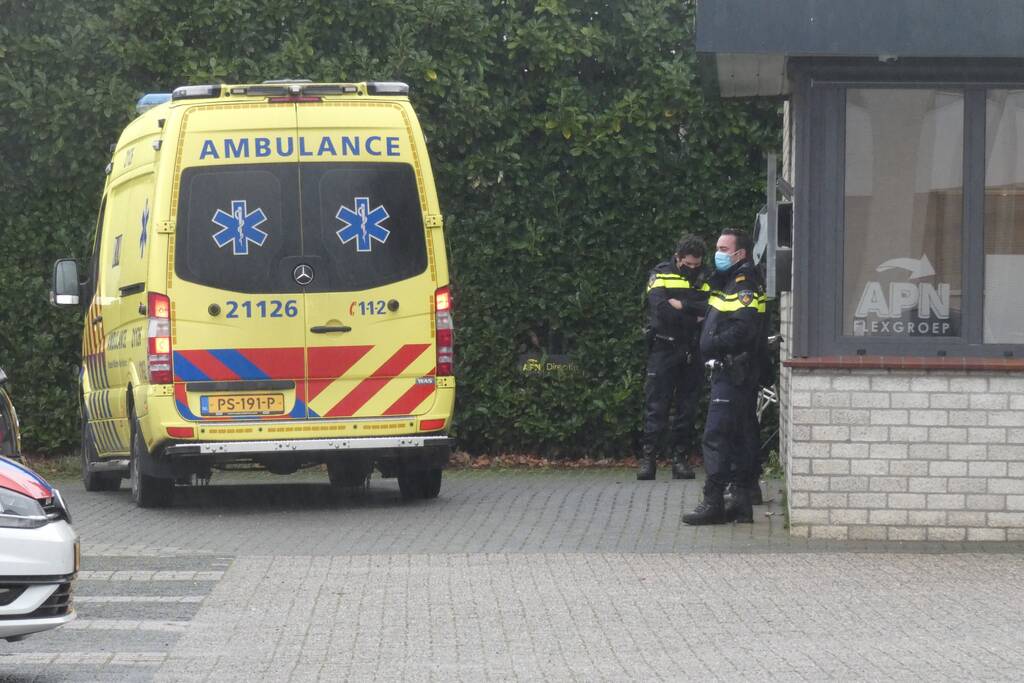 Fietser gewond na ongeval op rotonde