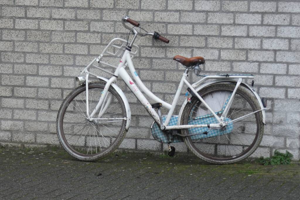 Fietser gewond na ongeval op rotonde