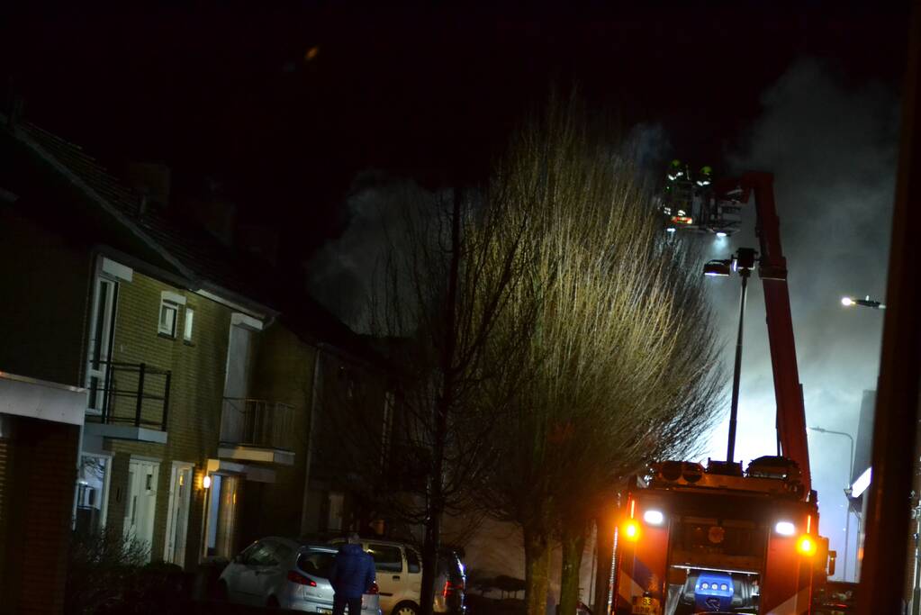 Uitslaande brand in woonboerderij