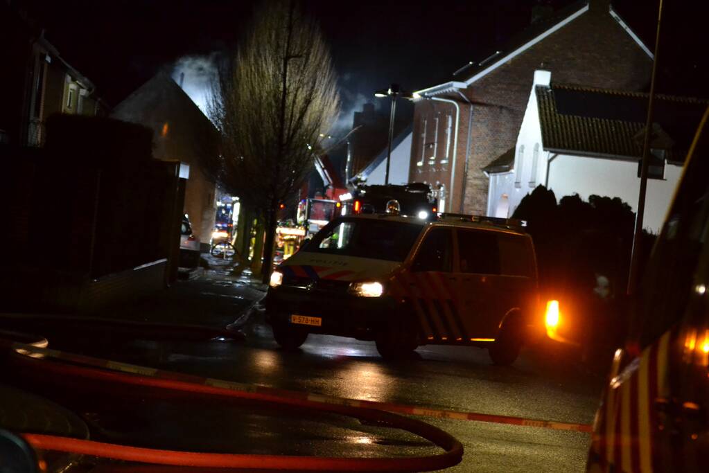 Uitslaande brand in woonboerderij