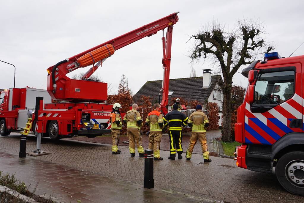 Brand in schoorsteen van woning
