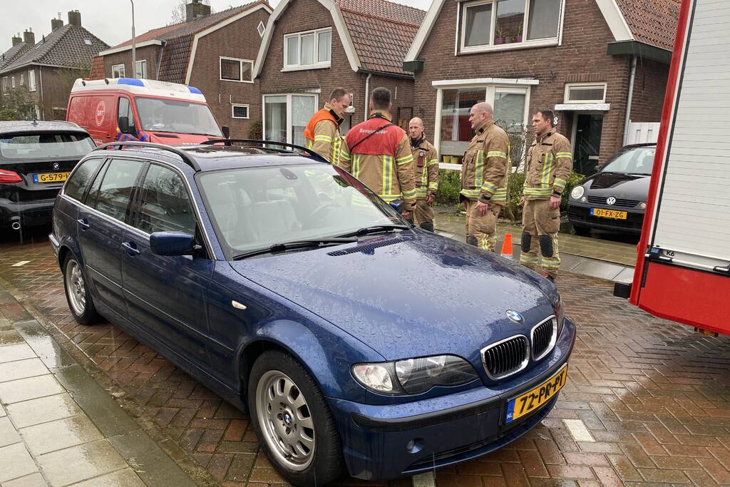 Brandweer doet onderzoek naar benzinelucht
