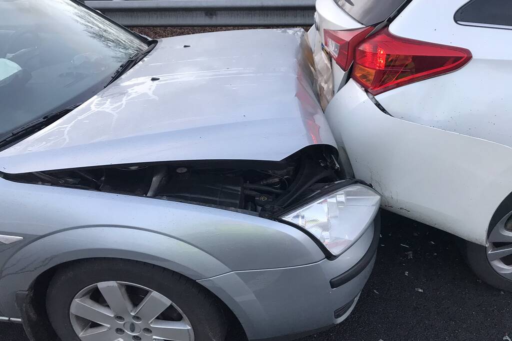 Flinke schade bij kop-staartbotsing