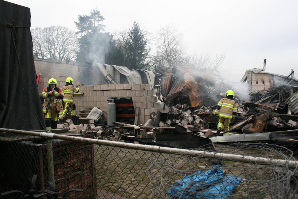 Enorme schade na grote brand in loods