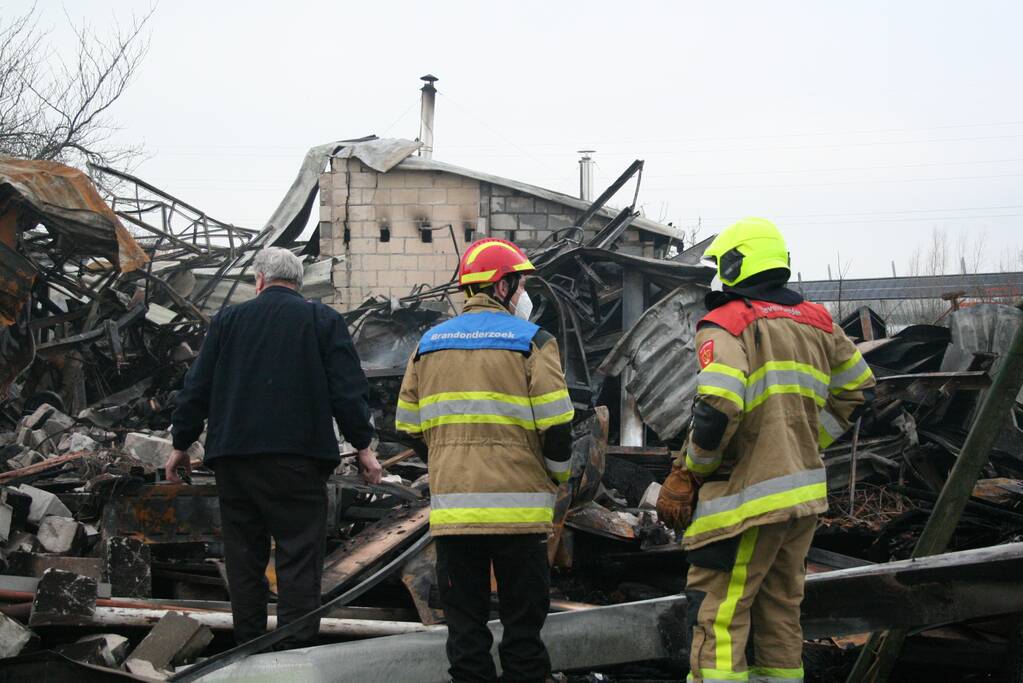 Enorme schade na grote brand in loods