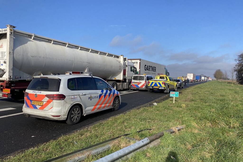 Meerdere voertuigen betrokken bij ongeval op snelweg