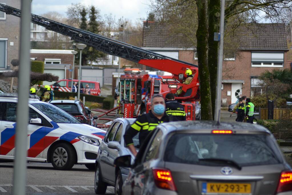 Uitslaande brand in woning na explosie
