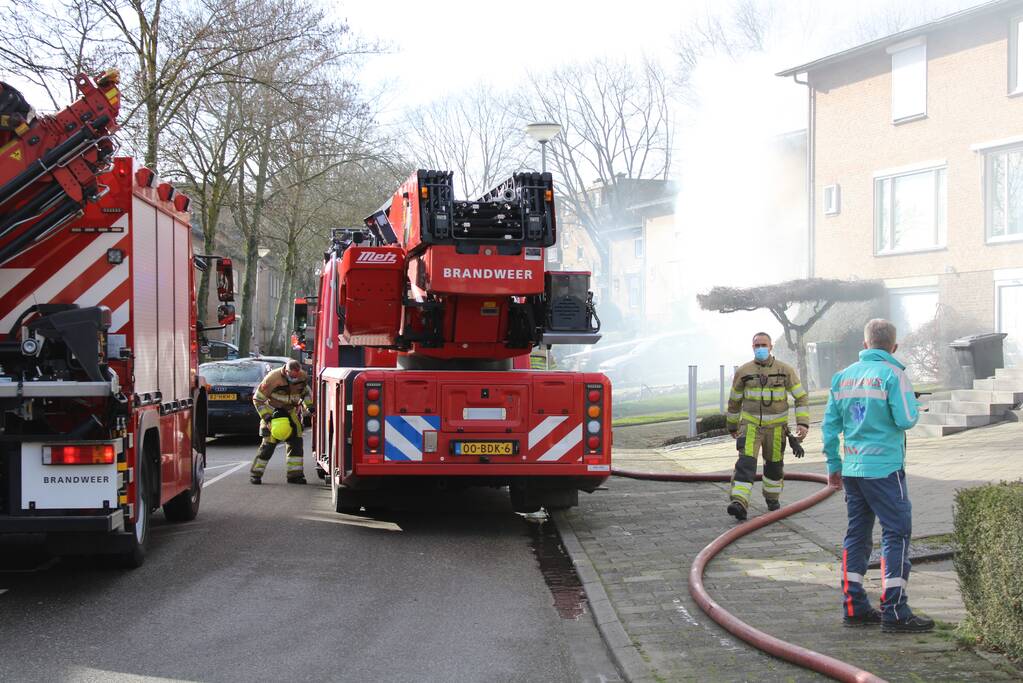 Uitslaande brand in woning na explosie