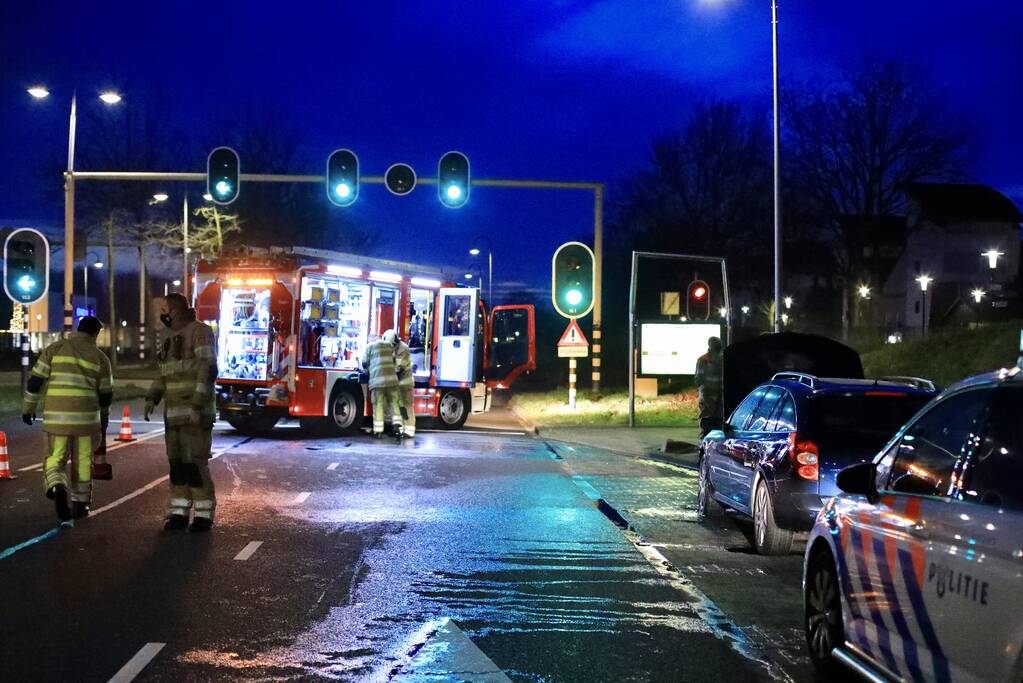 Auto vliegt spontaan in brand na onderhoudsbeurt