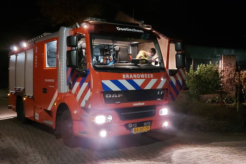 Brandweer verricht metingen na gaslucht
