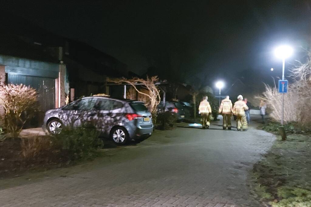Brandweer verricht metingen na gaslucht