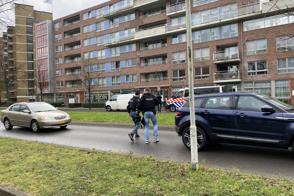 Politie valt woning binnen na melding