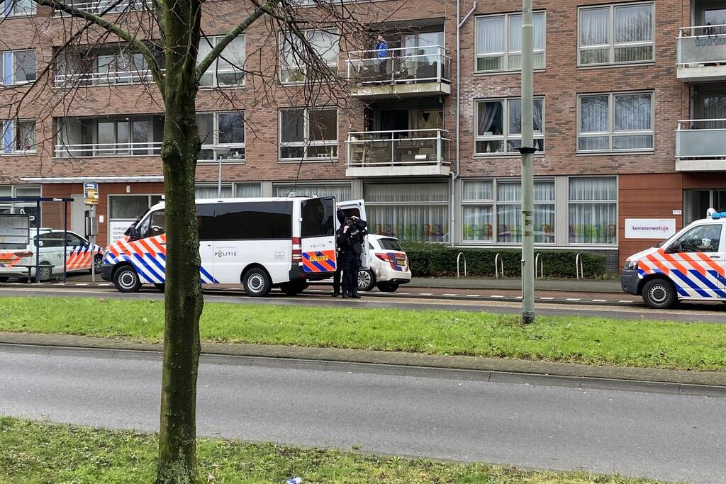 Politie valt woning binnen na melding