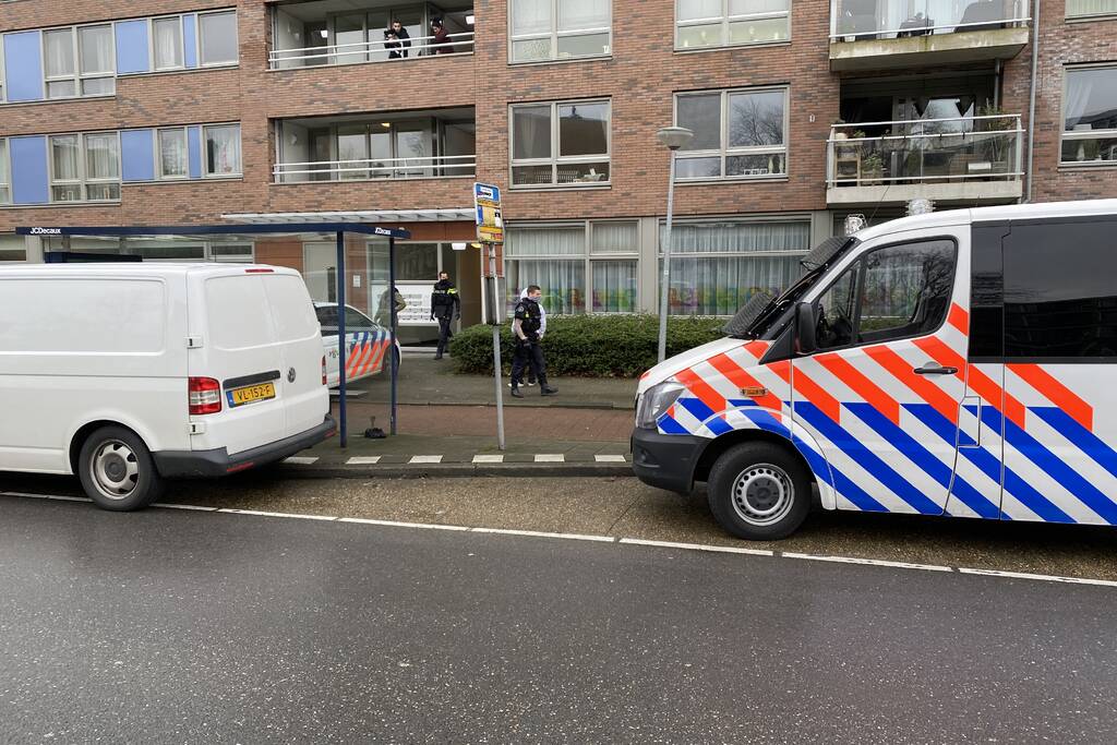 Politie valt woning binnen na melding