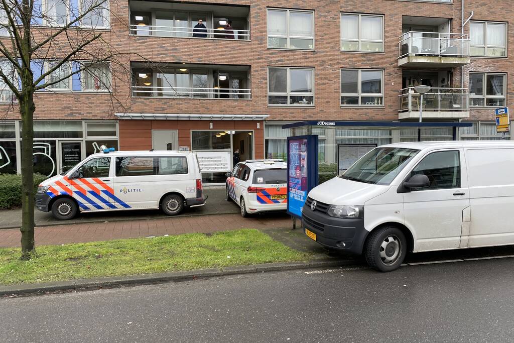 Politie valt woning binnen na melding
