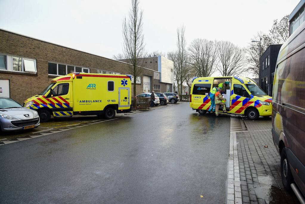 Drie gewonden bij brand op dak banketbakkerij Uljee