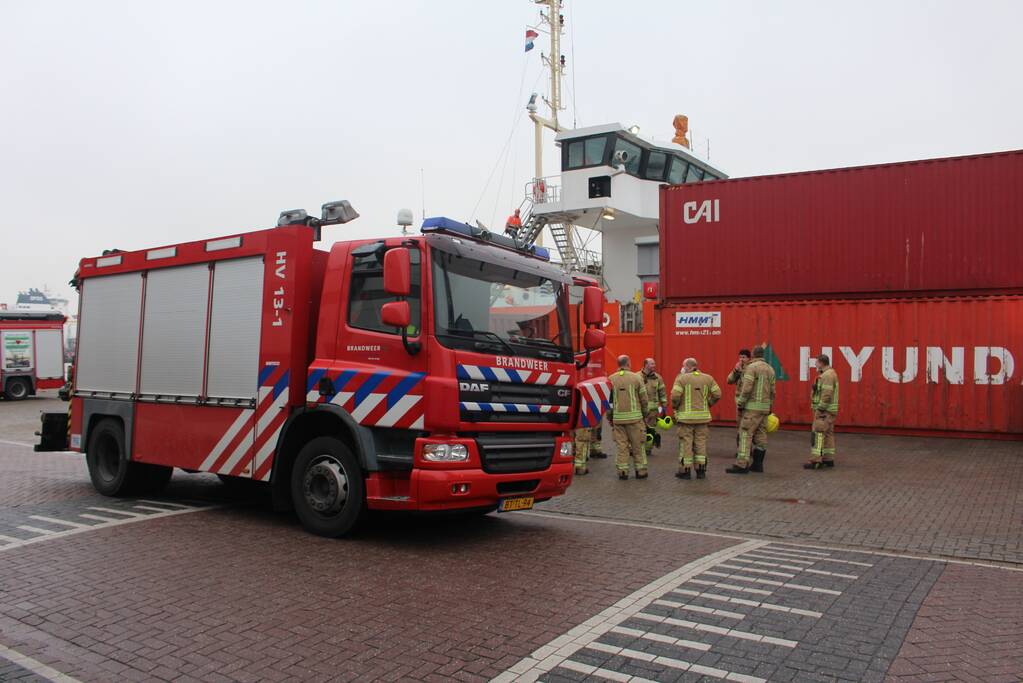 Persoon ernstig gewond na val in ruim van schip