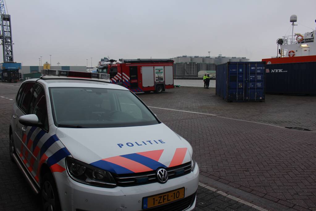 Persoon ernstig gewond na val in ruim van schip