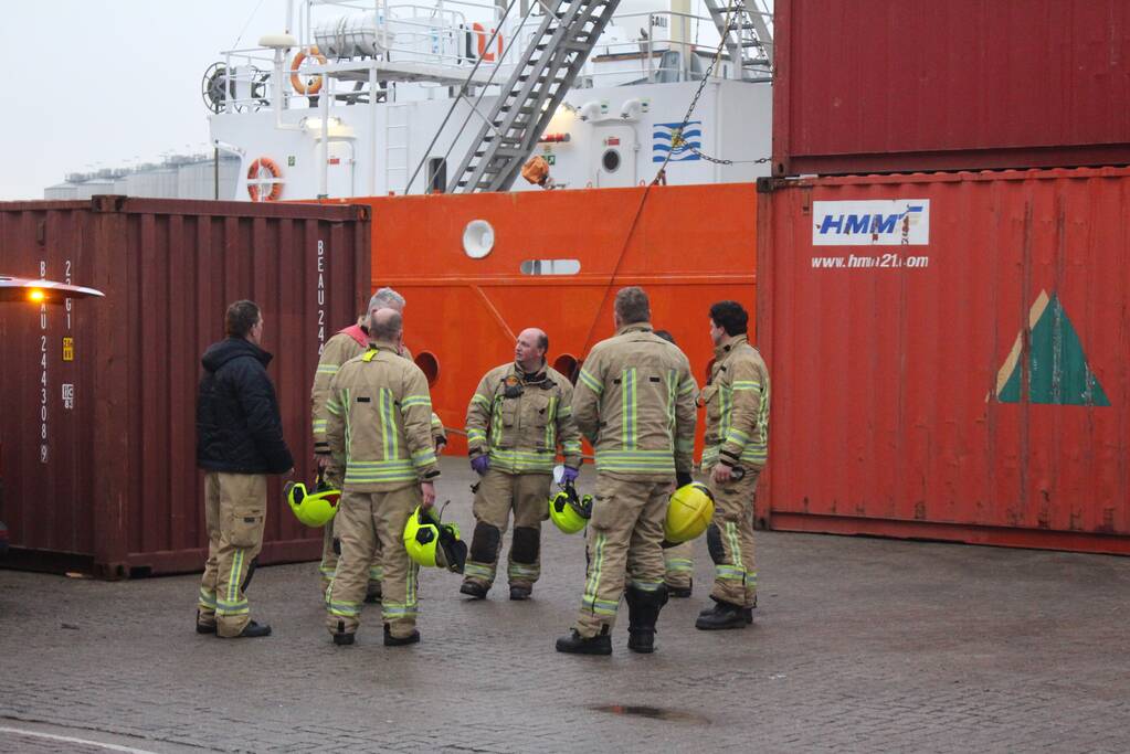 Persoon ernstig gewond na val in ruim van schip