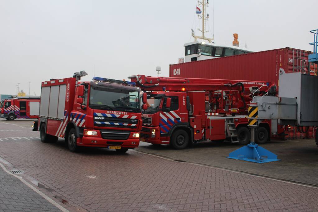 Persoon ernstig gewond na val in ruim van schip