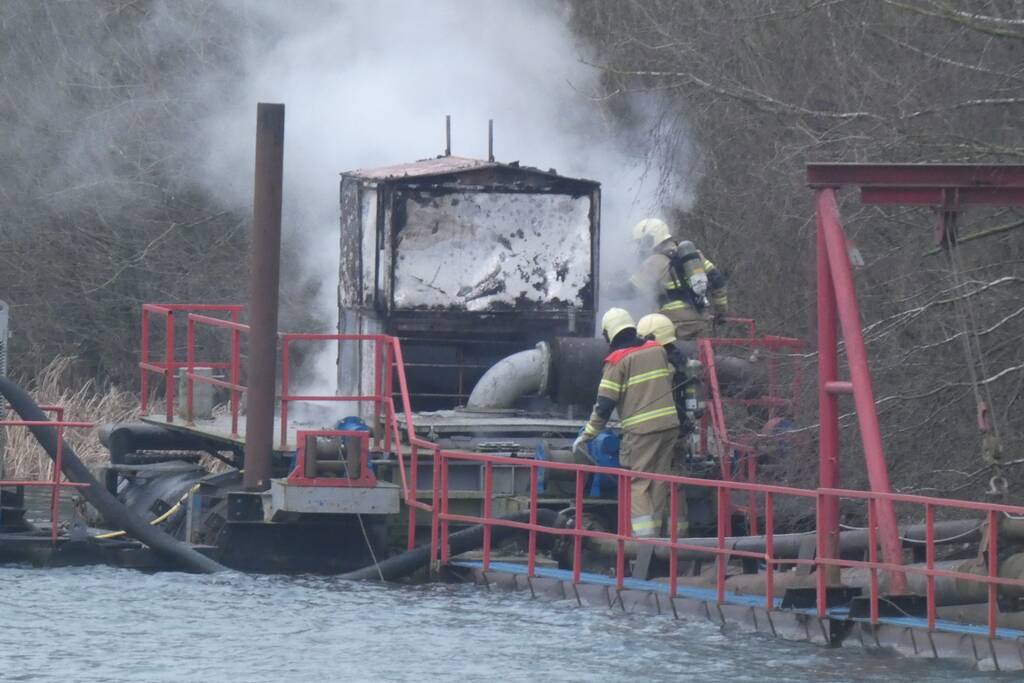 Boot volledig uitgebrand