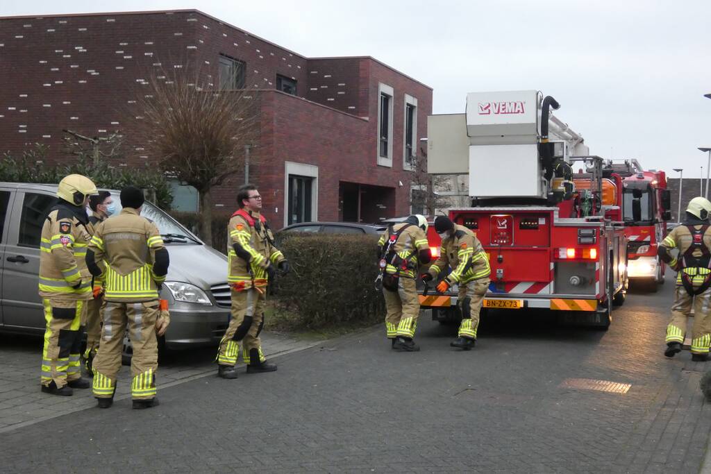 Dakbedekking dreigt los te waaien