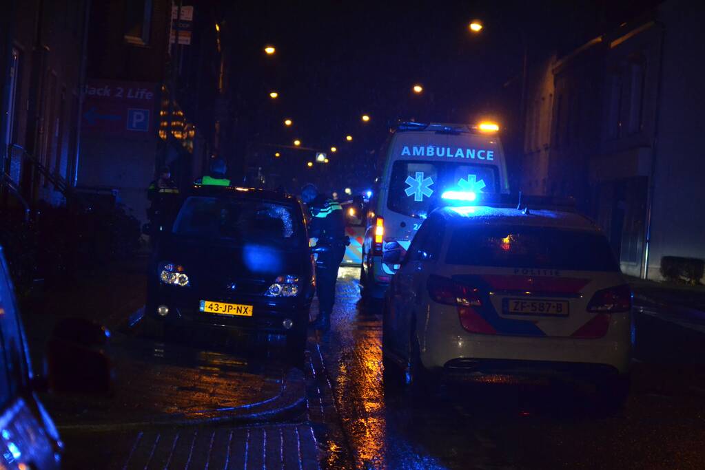 Persoon gewond op straat na aanrijding