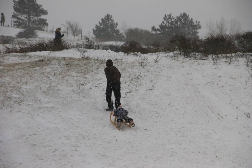 Veel sneeuwpret en glijpartijen ondanks code rood