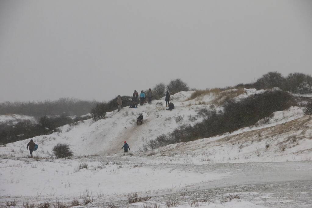 Veel sneeuwpret en glijpartijen ondanks code rood
