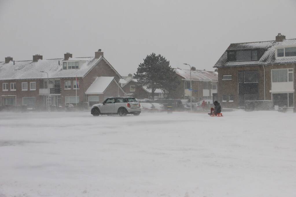 Veel sneeuwpret en glijpartijen ondanks code rood