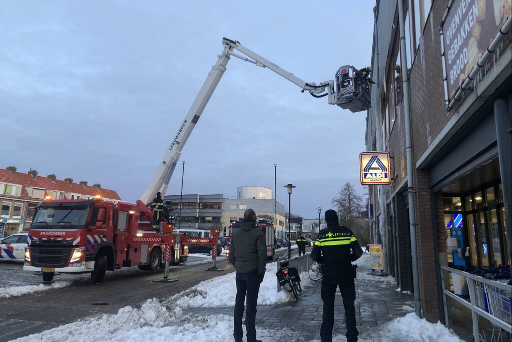 Aldi tijdelijk afgesloten wegens vallend ijs